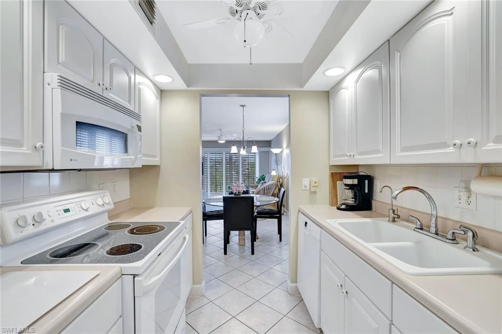 1300 Gulf Shore Blvd N, Unit 410, Naples, FL 34102 Photo