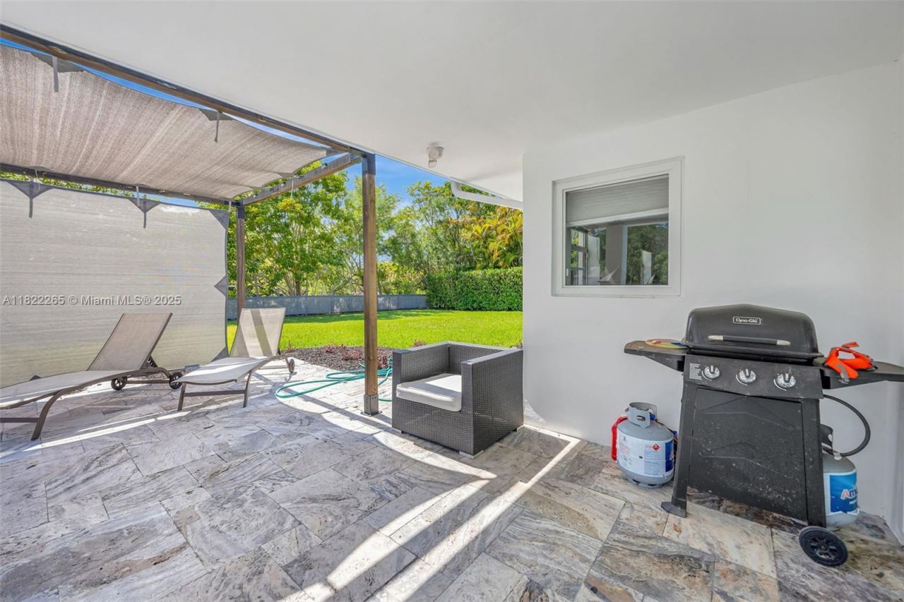 11230 SW 69th Ct, Pinecrest, FL 33156 Photo