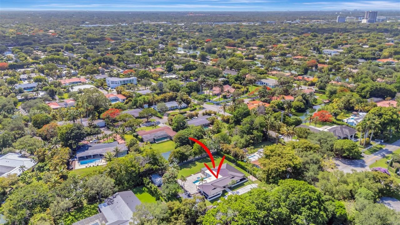 11230 SW 69th Ct, Pinecrest, FL 33156 Photo