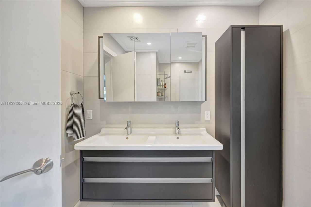 11230 SW 69th Ct, Pinecrest, FL 33156 Photo