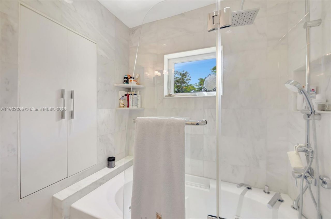 11230 SW 69th Ct, Pinecrest, FL 33156 Photo