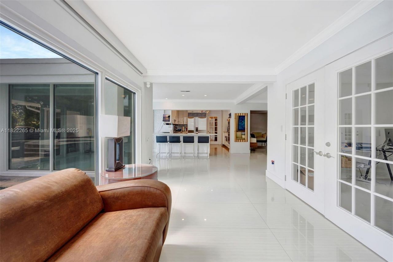 11230 SW 69th Ct, Pinecrest, FL 33156 Photo