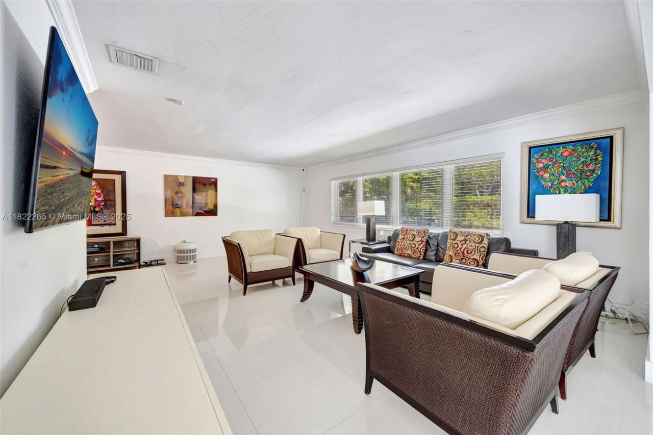 11230 SW 69th Ct, Pinecrest, FL 33156 Photo