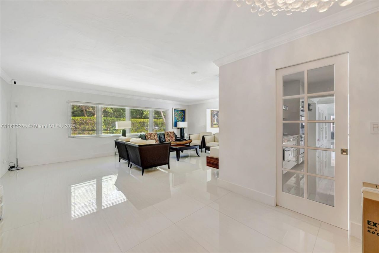 11230 SW 69th Ct, Pinecrest, FL 33156 Photo