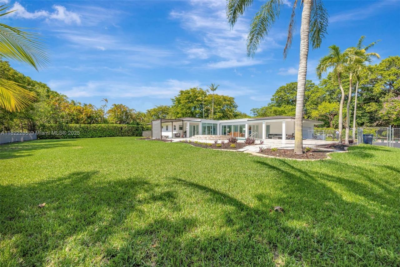 11230 SW 69th Ct, Pinecrest, FL 33156 Photo