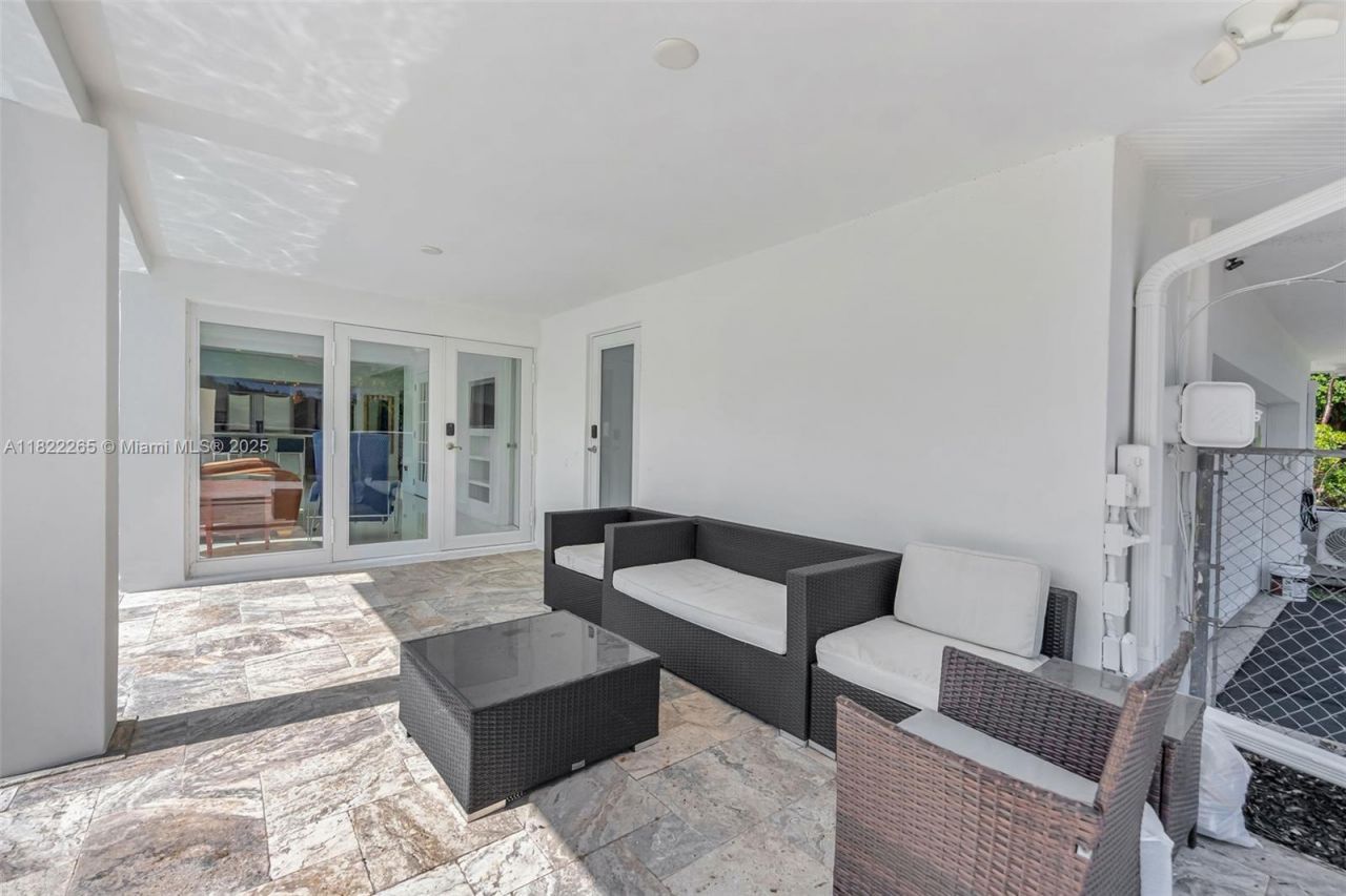 11230 SW 69th Ct, Pinecrest, FL 33156 Photo