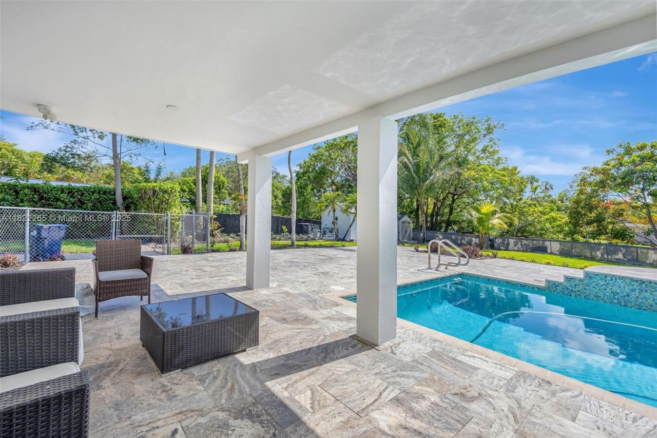 11230 SW 69th Ct, Pinecrest, FL 33156 Photo