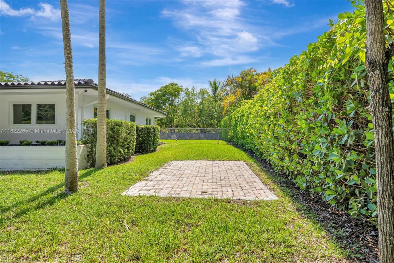 11230 SW 69th Ct, Pinecrest, FL 33156 Photo