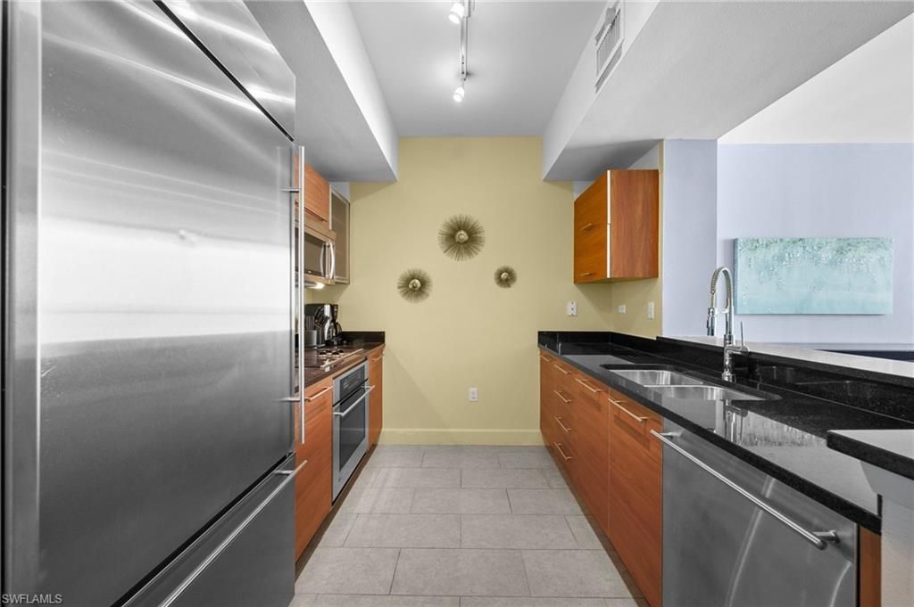 3000 Oasis Grand Blvd, Unit 906, Fort Myers, FL 33916 Photo