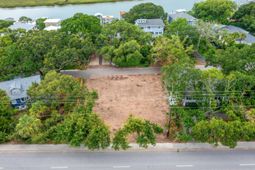 1103 Palm Boulevard photo 4