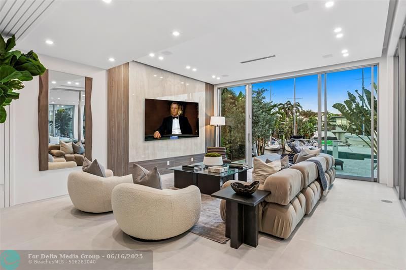 91 Fiesta Way, Fort Lauderdale, FL 33301 Photo