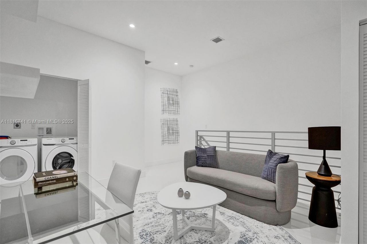 1801 NE 13th St, Unit 1823, Fort Lauderdale, FL 33304 Photo