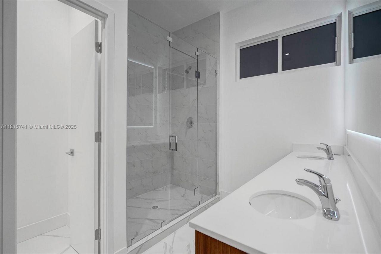 1801 NE 13th St, Unit 1823, Fort Lauderdale, FL 33304 Photo