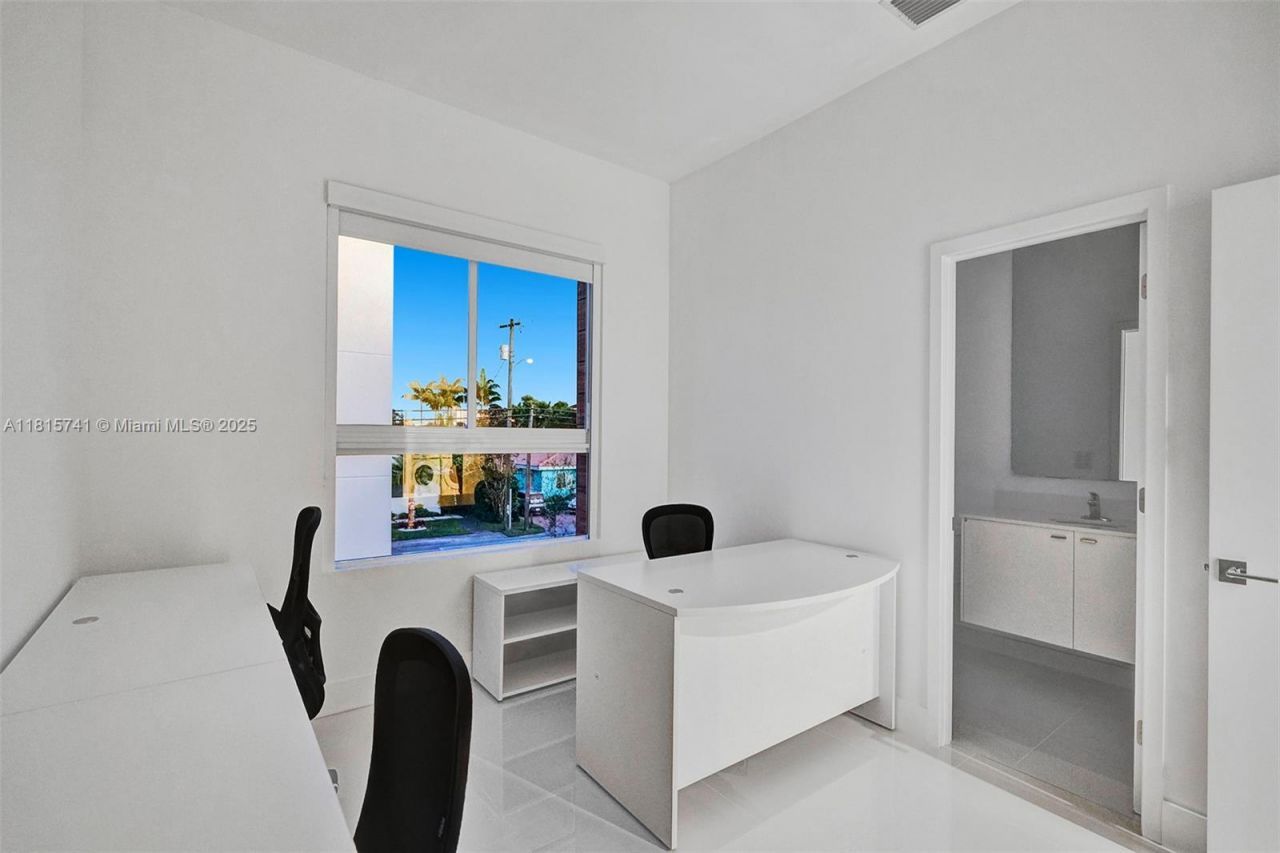 1801 NE 13th St, Unit 1823, Fort Lauderdale, FL 33304 Photo