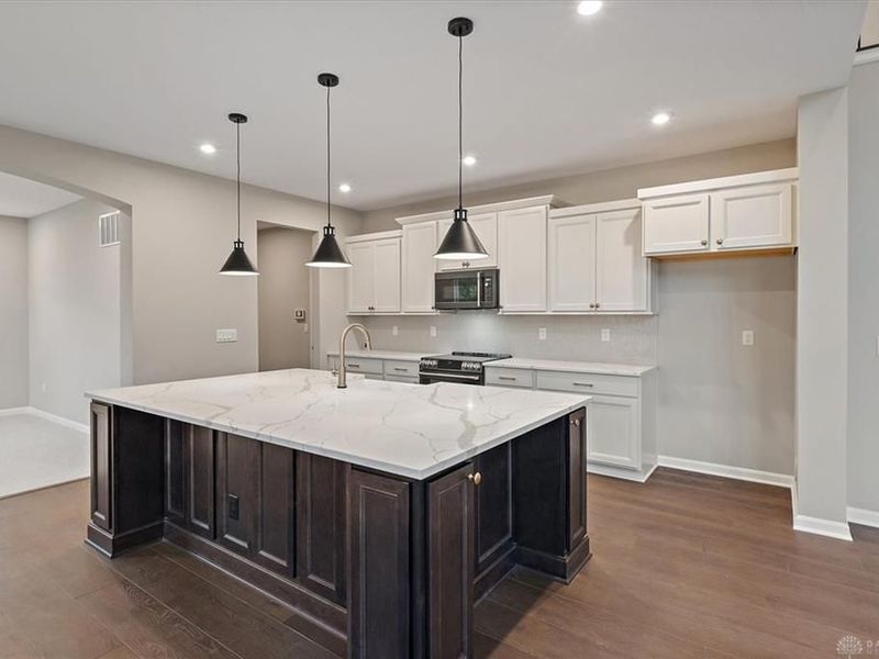 2379 Forest Oaks Drive, Beavercreek, OH 45431 Photo 4