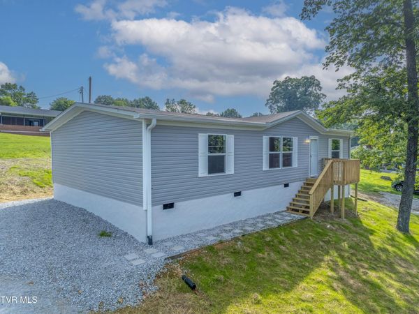 1826 Loop Road, LaFollette, TN 37766