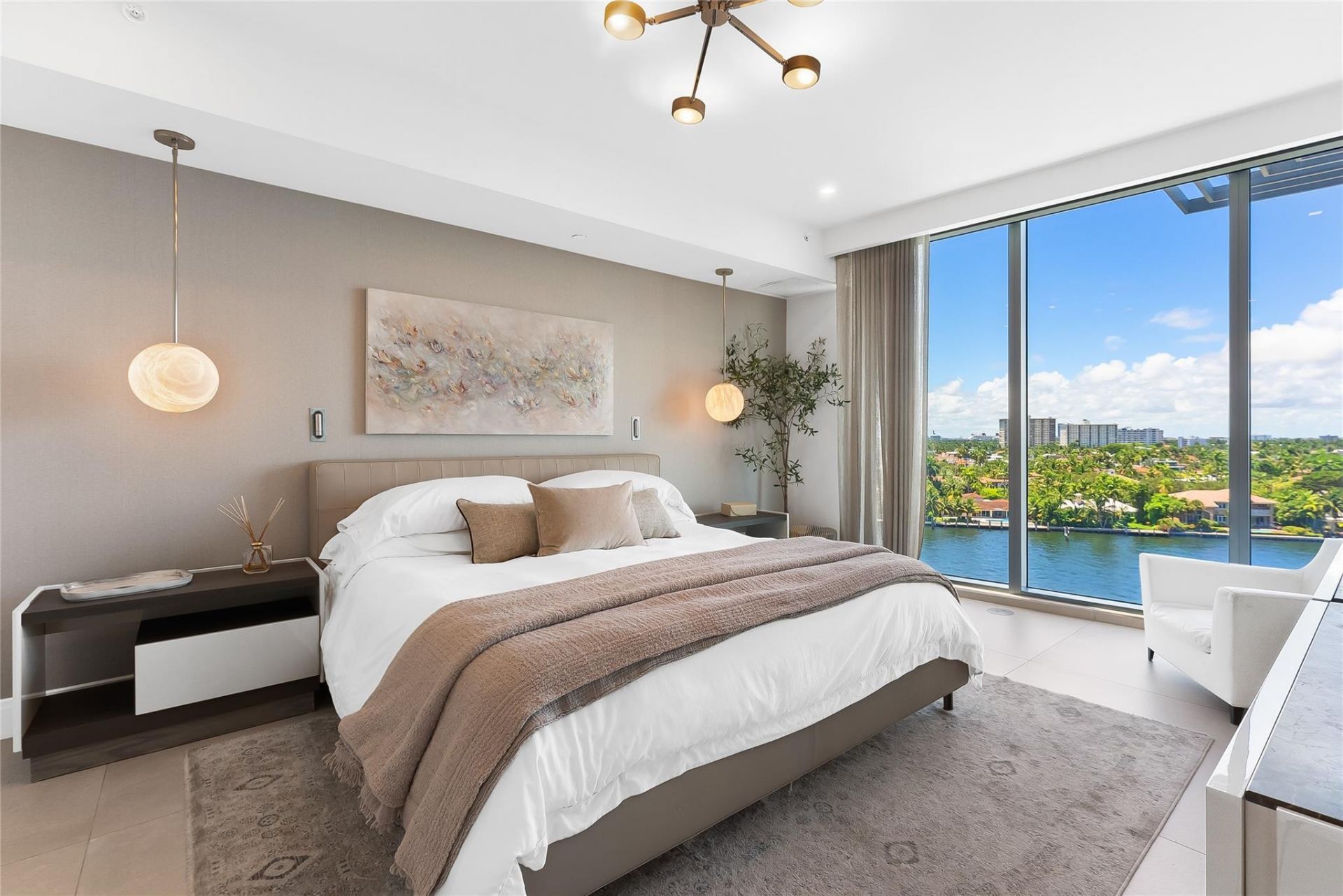 435 Bayshore Drive, Unit 702, Fort Lauderdale, FL 33304 Photo