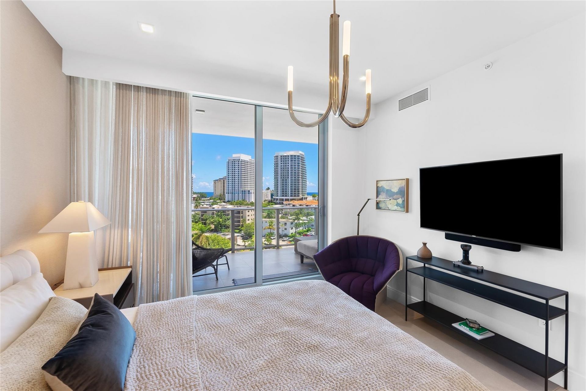 435 Bayshore Drive, Unit 702, Fort Lauderdale, FL 33304 Photo
