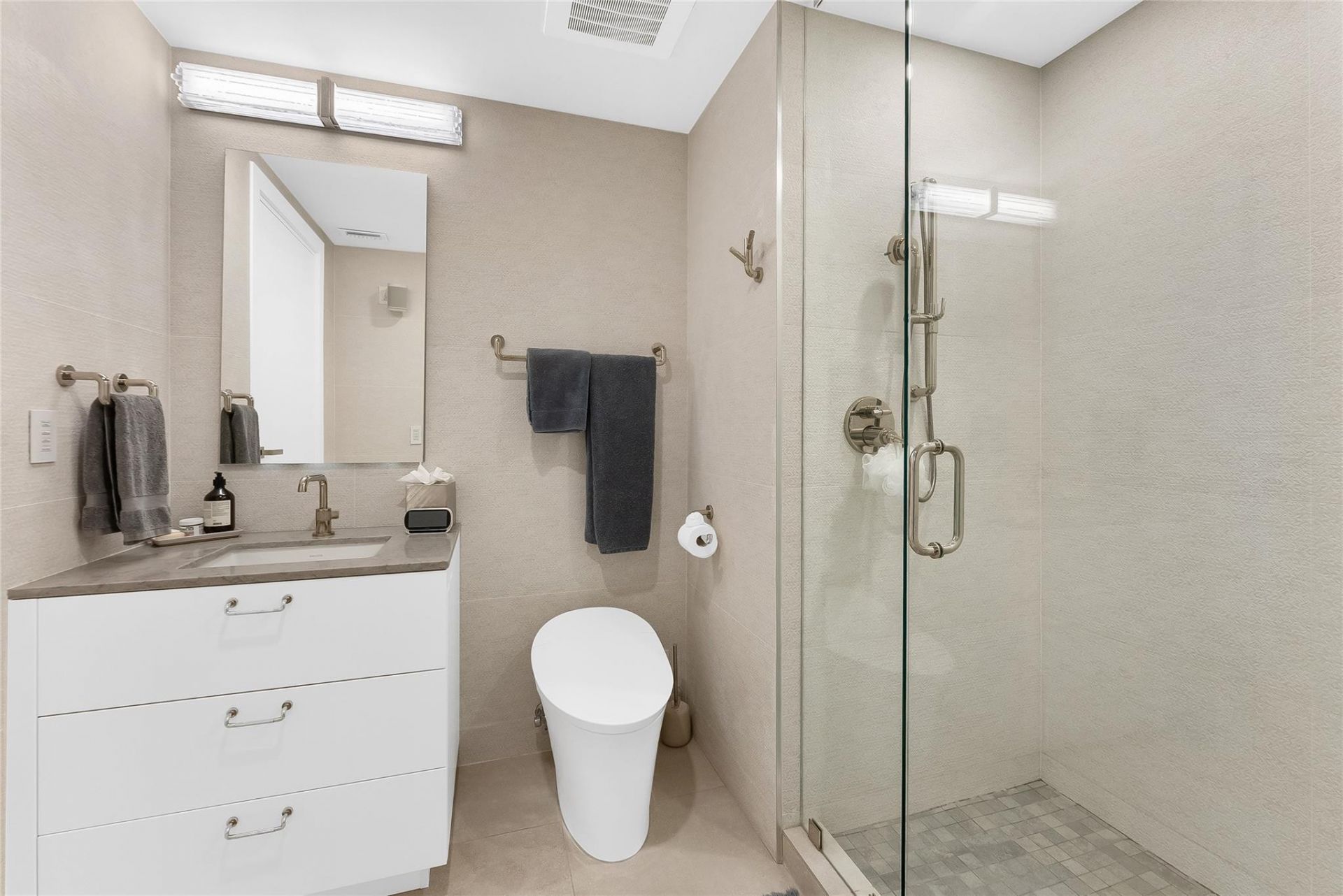 435 Bayshore Drive, Unit 702, Fort Lauderdale, FL 33304 Photo