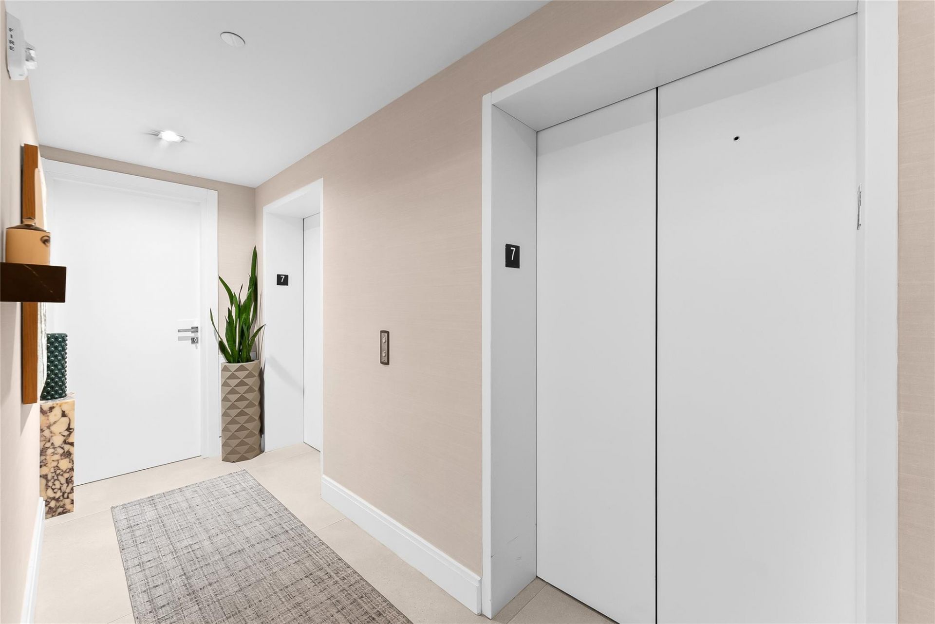 435 Bayshore Drive, Unit 702, Fort Lauderdale, FL 33304 Photo