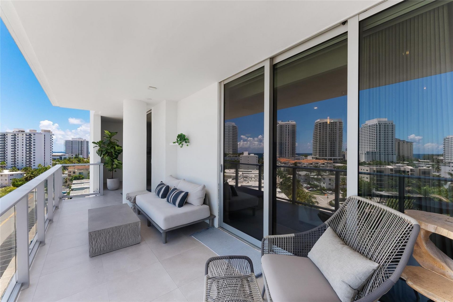 435 Bayshore Drive, Unit 702, Fort Lauderdale, FL 33304 Photo