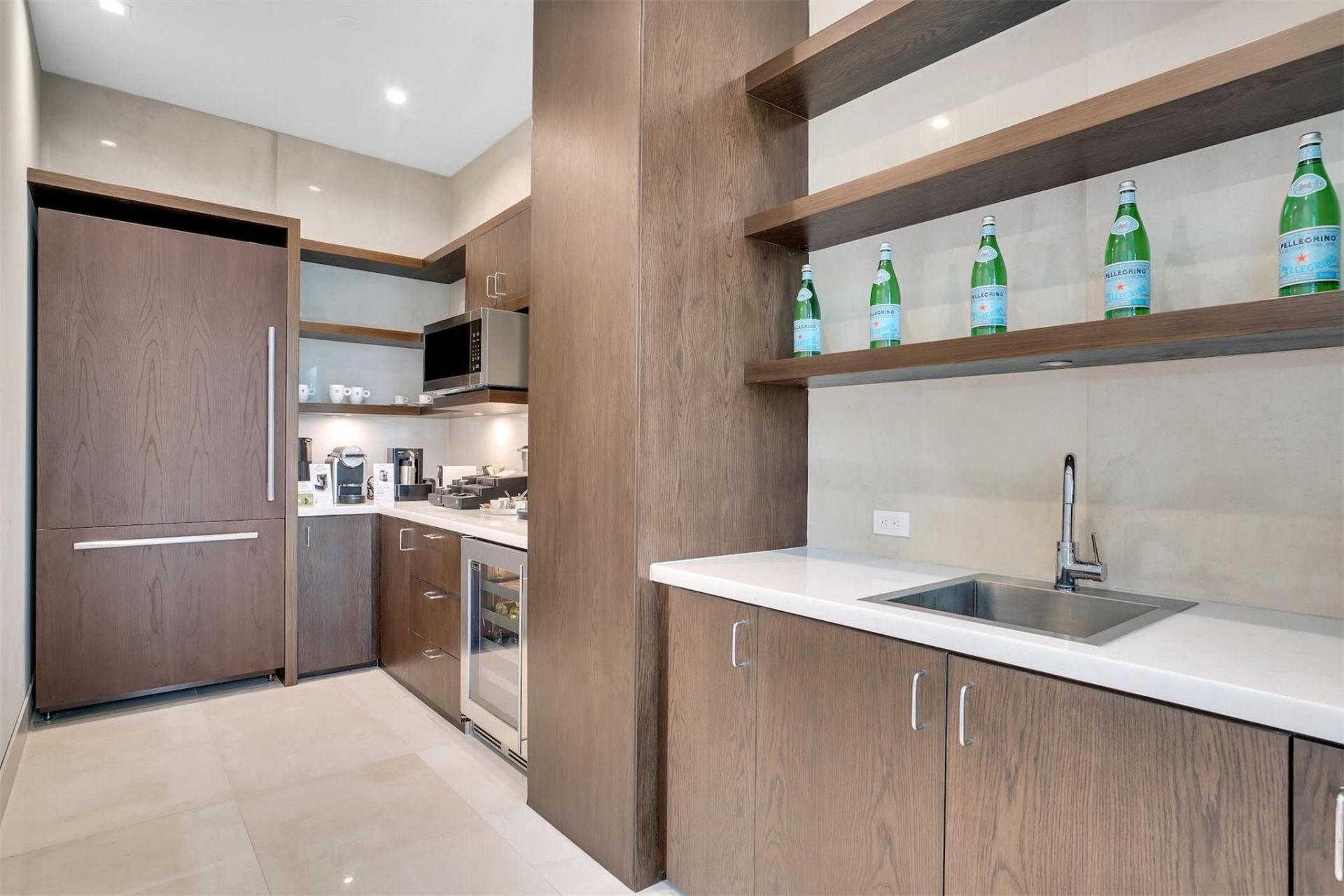 435 Bayshore Drive, Unit 702, Fort Lauderdale, FL 33304 Photo