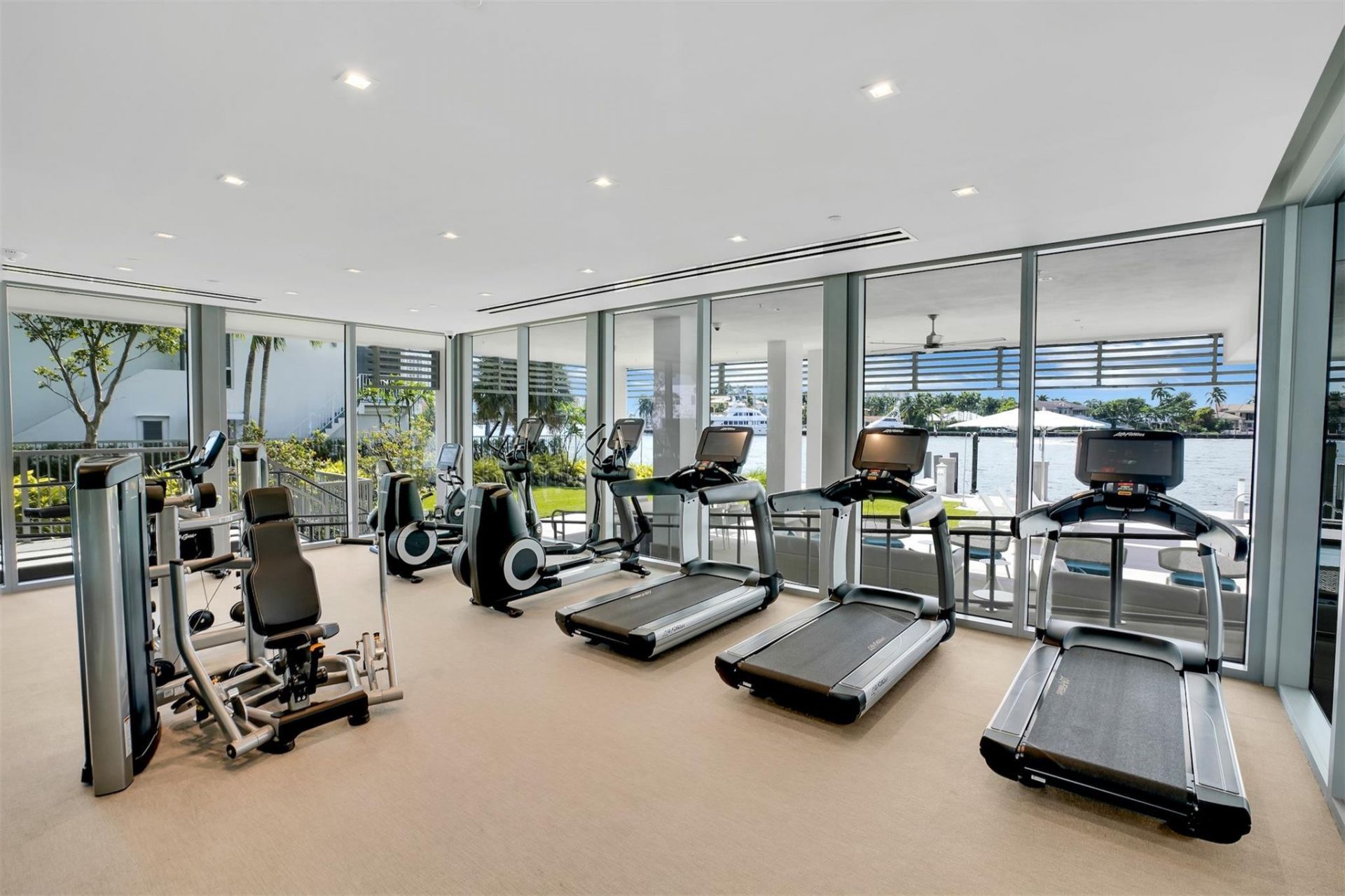 435 Bayshore Drive, Unit 702, Fort Lauderdale, FL 33304 Photo