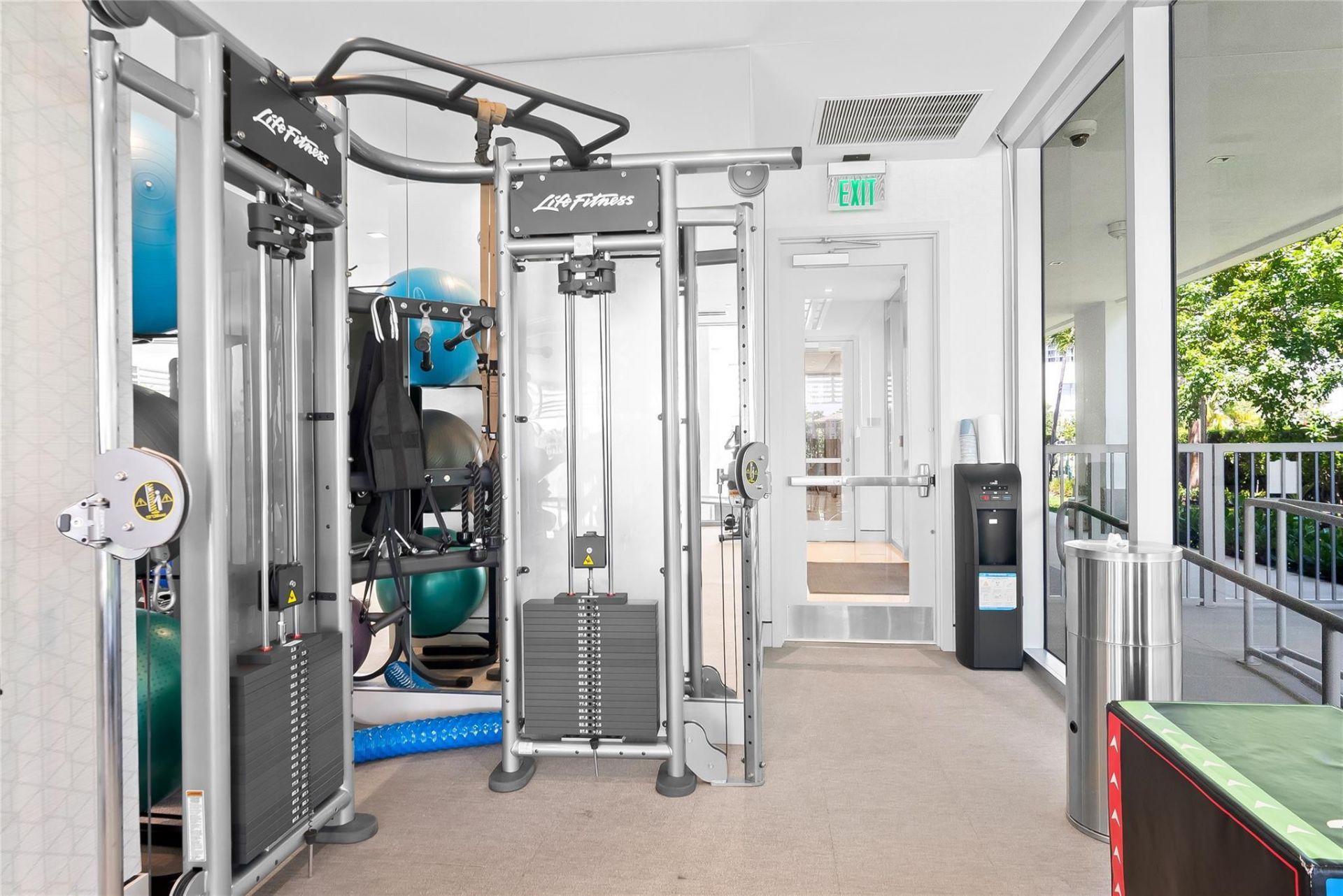 435 Bayshore Drive, Unit 702, Fort Lauderdale, FL 33304 Photo