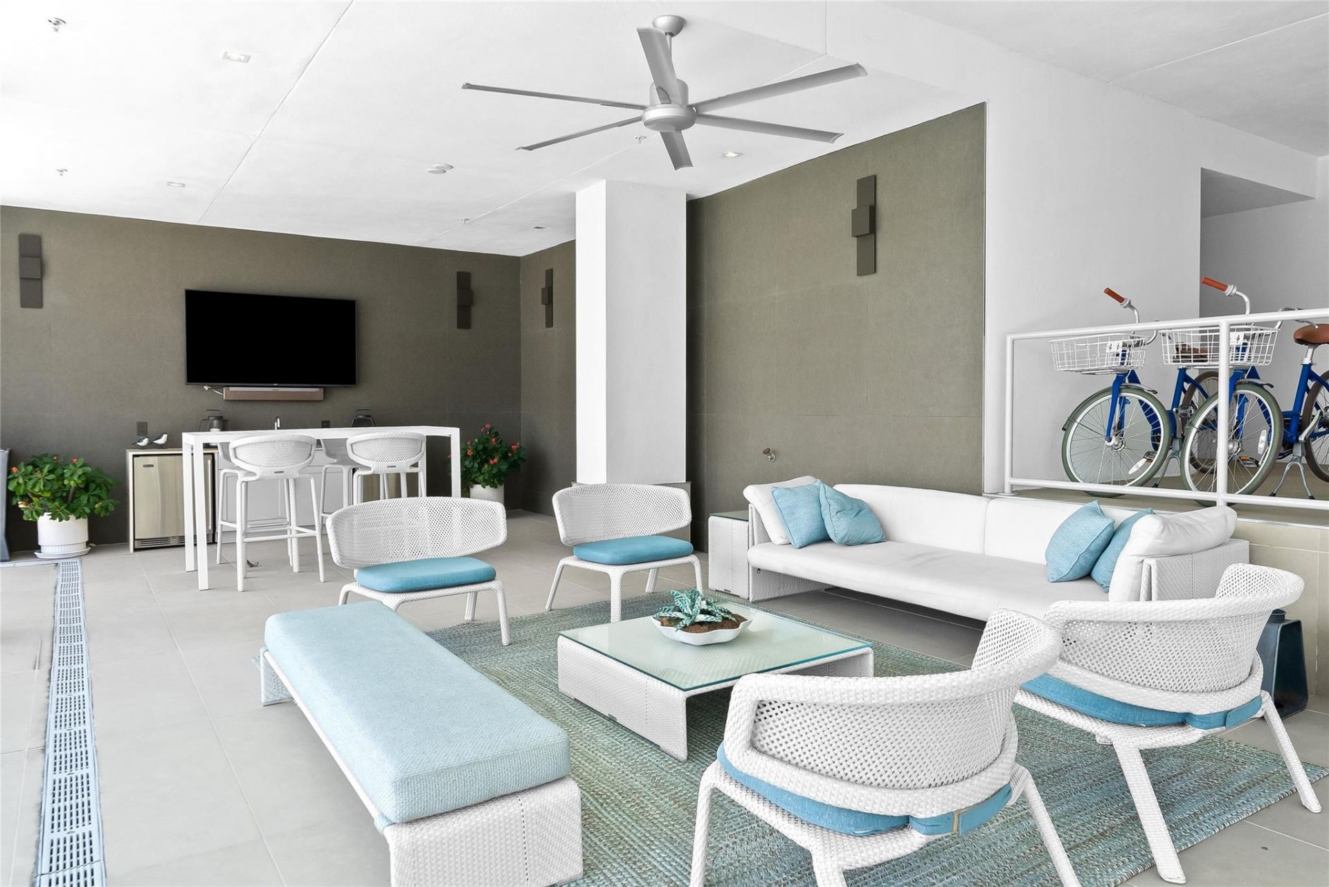 435 Bayshore Drive, Unit 702, Fort Lauderdale, FL 33304 Photo