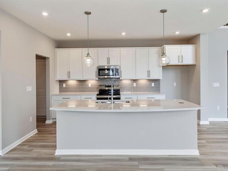 2544 Golden Leaf Drive, Beavercreek, OH 45431 Photo 3