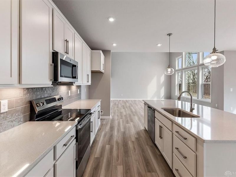 2544 Golden Leaf Drive, Beavercreek, OH 45431 Photo 4