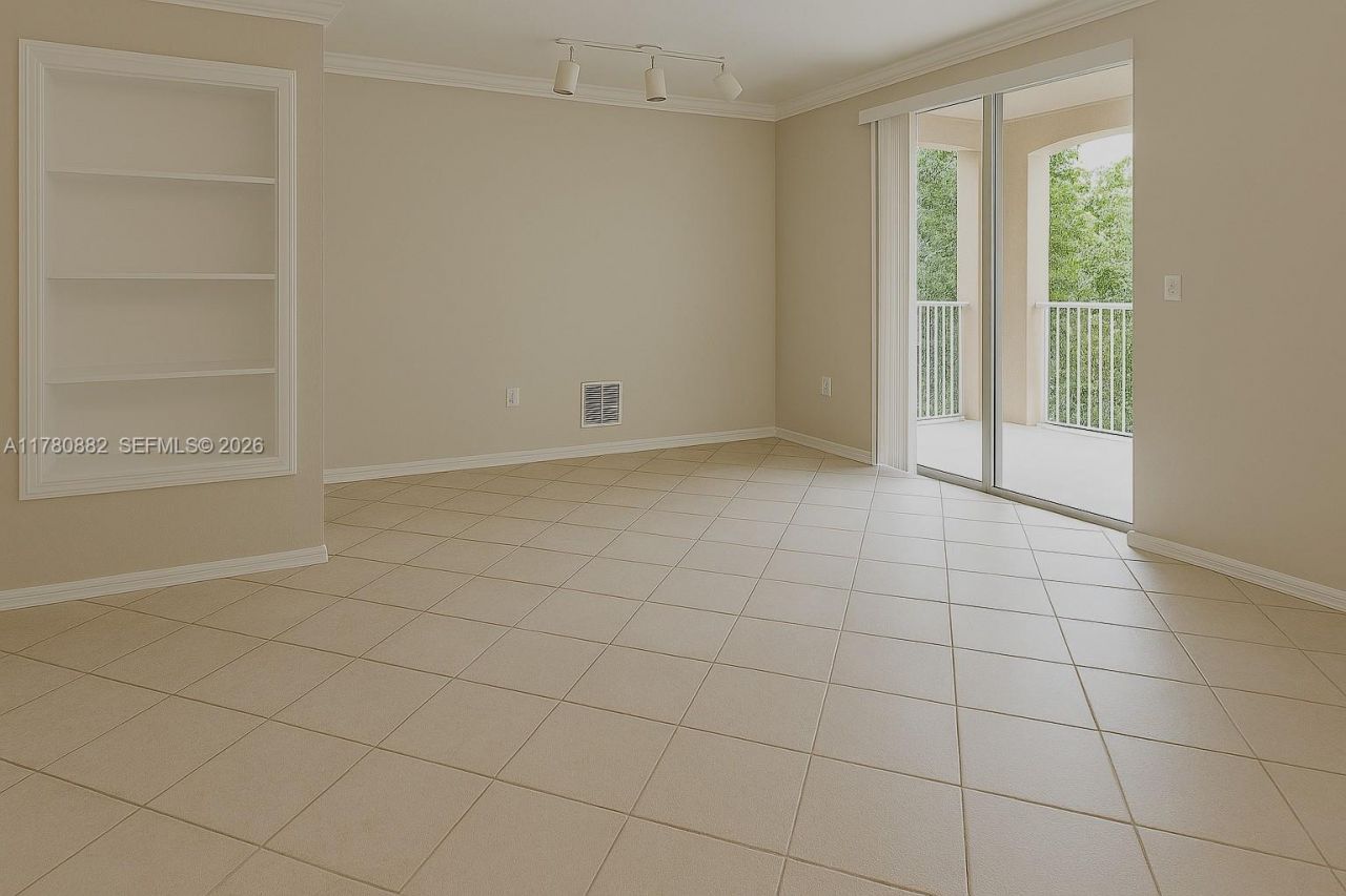 6410 Emerald Dunes Dr, Unit 206, West Palm Beach, FL 33411 Photo
