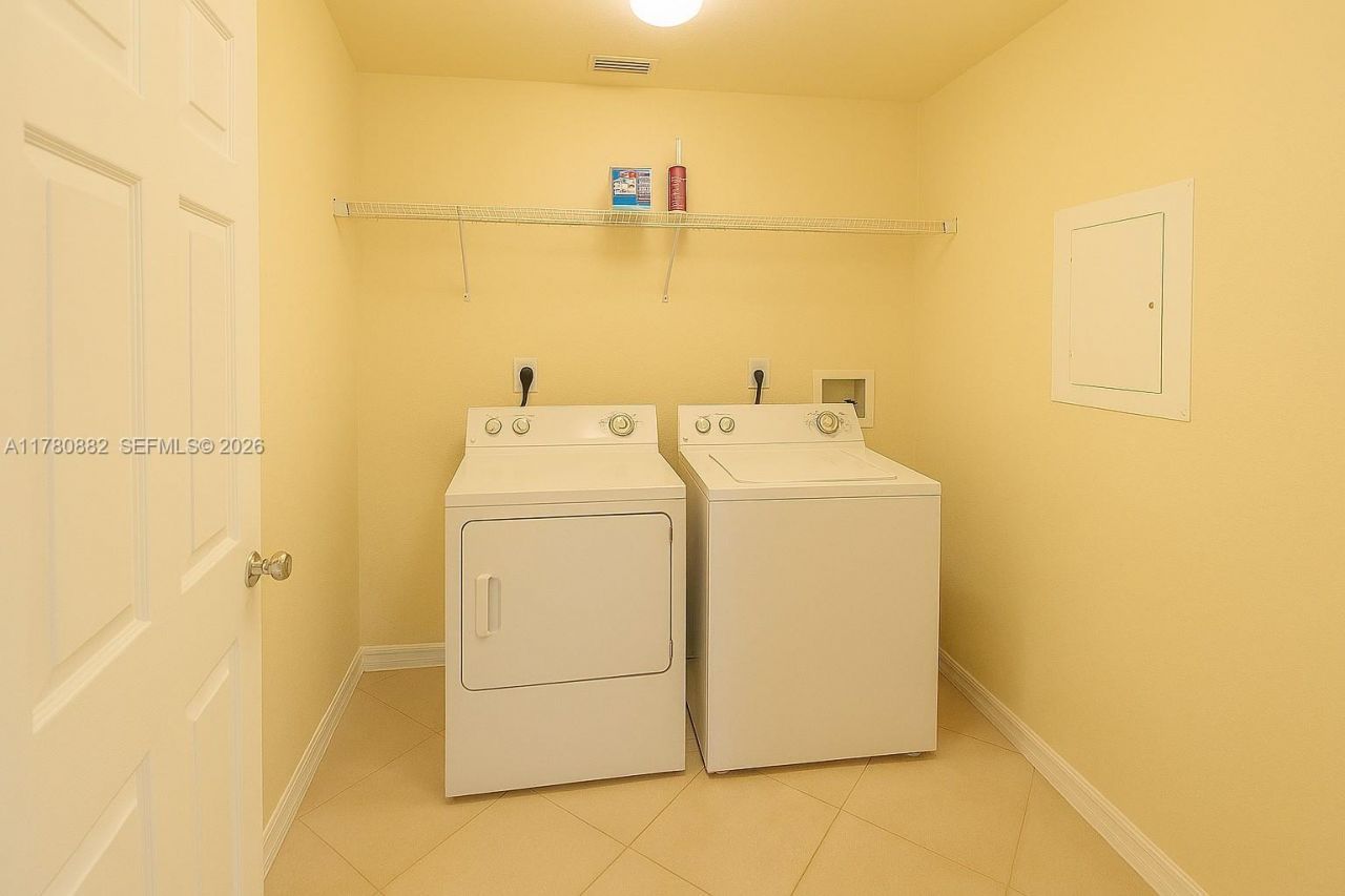 6410 Emerald Dunes Dr, Unit 206, West Palm Beach, FL 33411 Photo