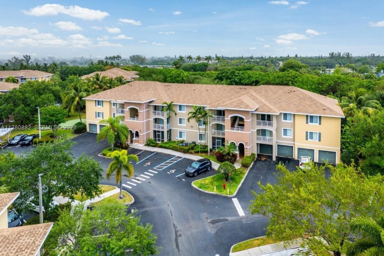 6410 Emerald Dunes Dr, Unit 206, West Palm Beach, FL 33411 Photo