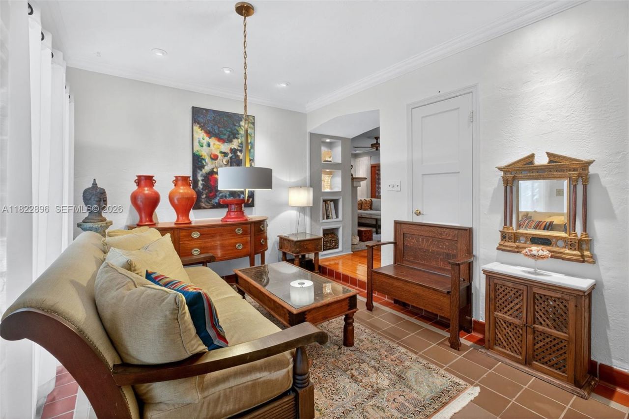 4187 S Le Jeune Rd, Miami, FL 33133 Photo