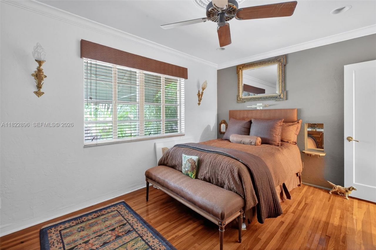 4187 S Le Jeune Rd, Miami, FL 33133 Photo