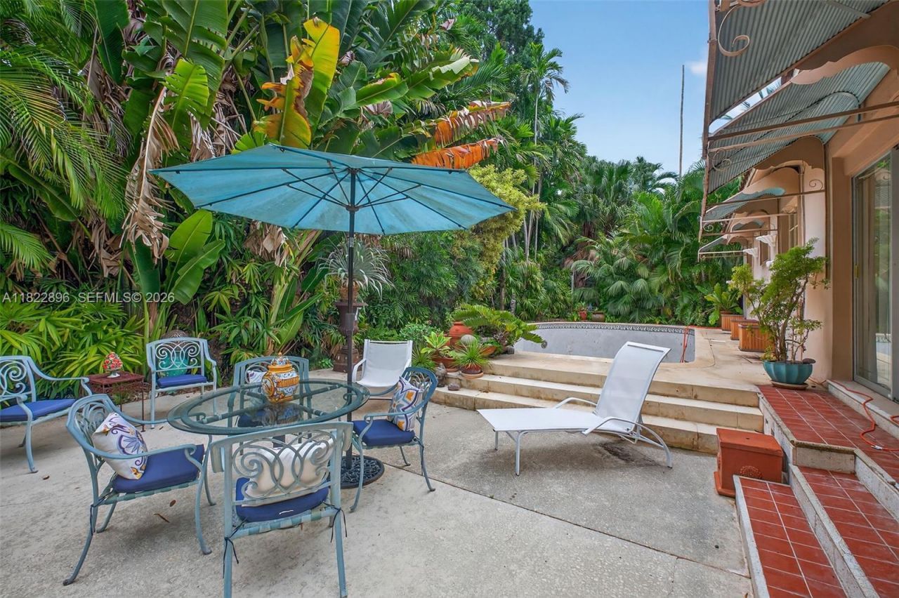 4187 S Le Jeune Rd, Miami, FL 33133 Photo