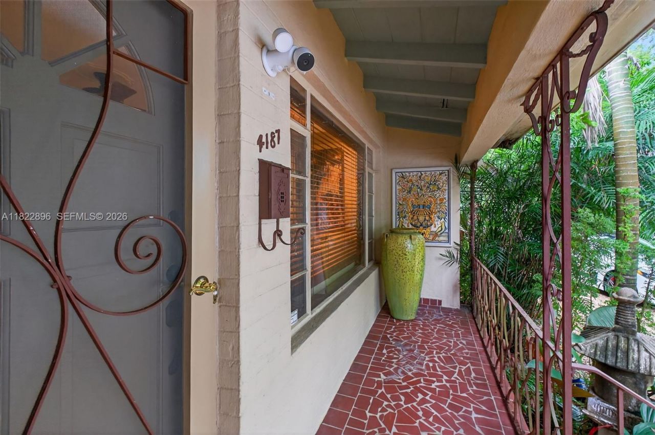 4187 S Le Jeune Rd, Miami, FL 33133 Photo