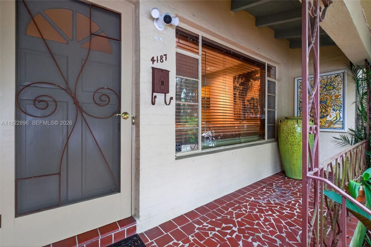 4187 S Le Jeune Rd, Miami, FL 33133 Photo