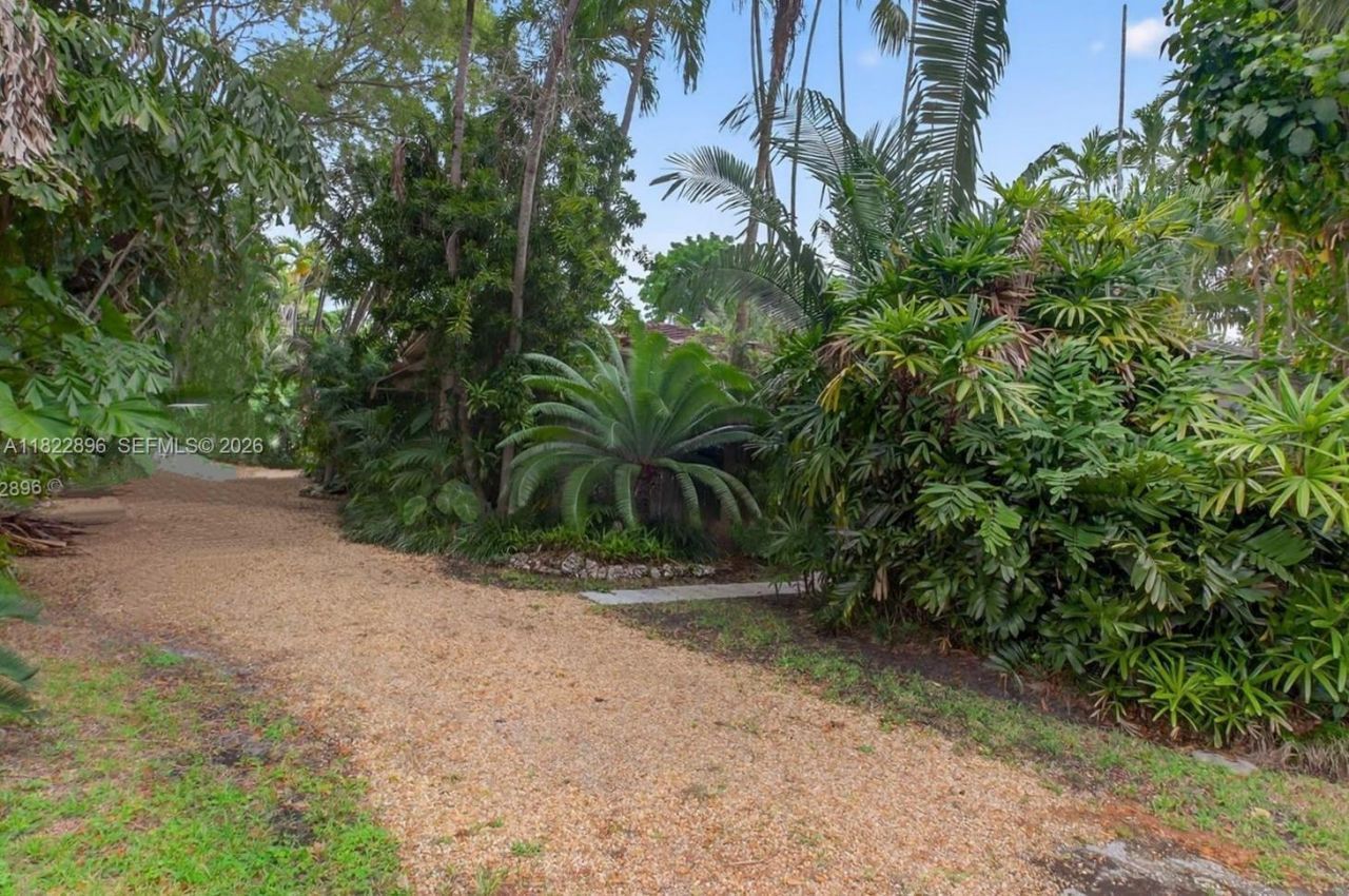 4187 S Le Jeune Rd, Miami, FL 33133 Photo