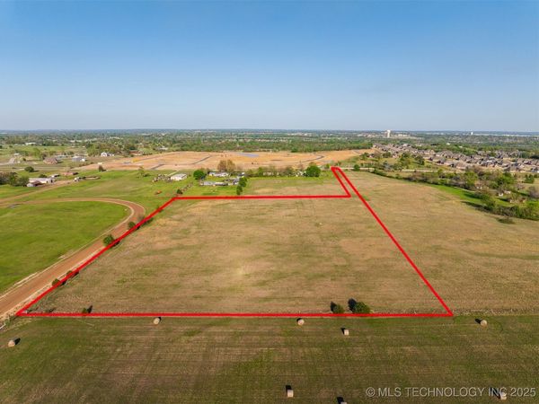 1 N Memorial Drive, Owasso, OK 74055