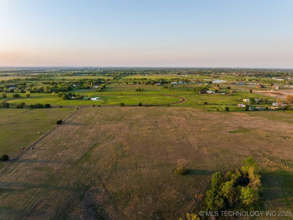 1 N Memorial Drive, Owasso, OK 74055