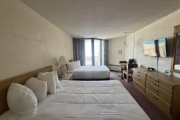 9550 Shore Dr. photo 4