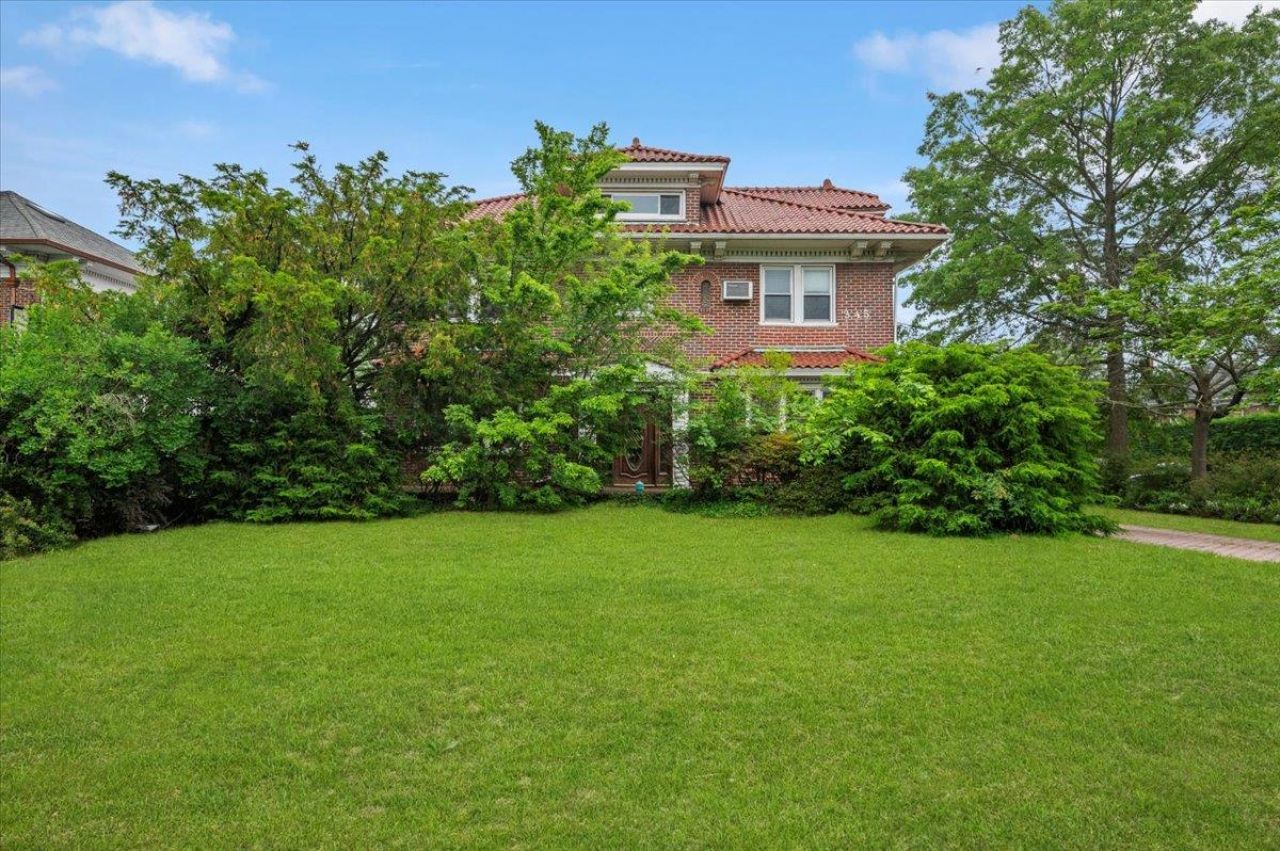 345 Broadway, Lawrence, NY 11559 Main Photo