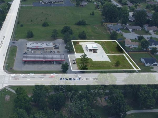 1607 W New Hope Road, Rogers, AR 72758