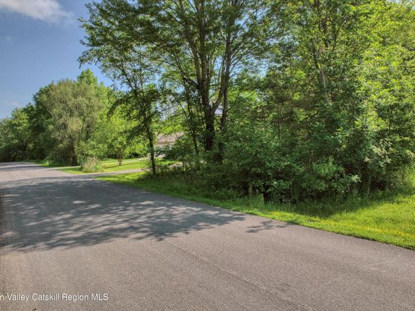 986 Sleepy Hollow Road, Coxsackie, NY 12051