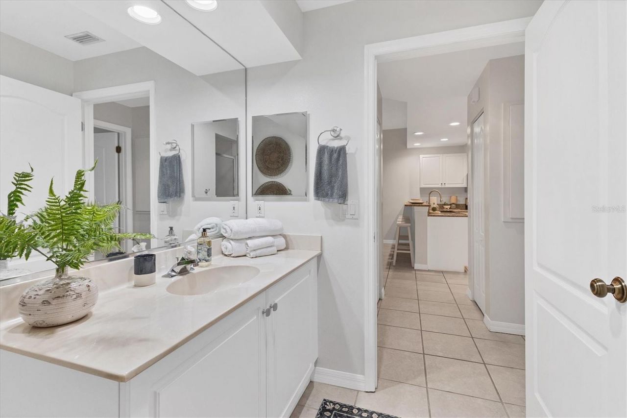 3702 54th Drive W, Unit 103, Bradenton, FL 34210 Photo