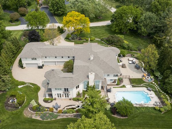 1877 Banbury Road, Inverness, IL 60067