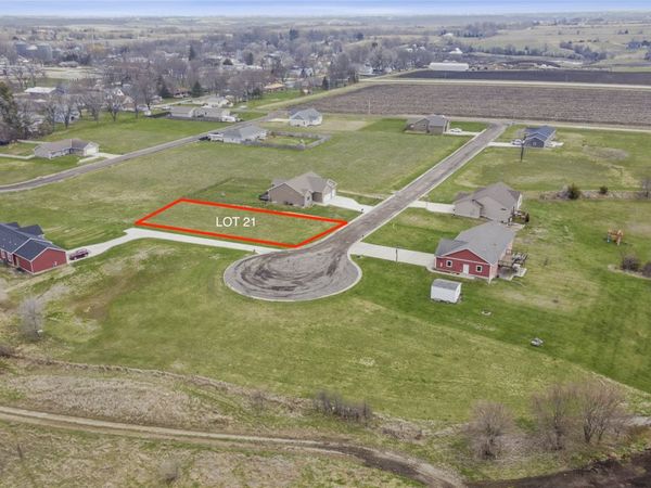 460 Scenic Drive , Truro, IA 50257
