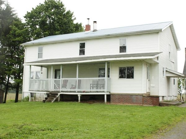 1667 District Road, Fredonia, PA 16124